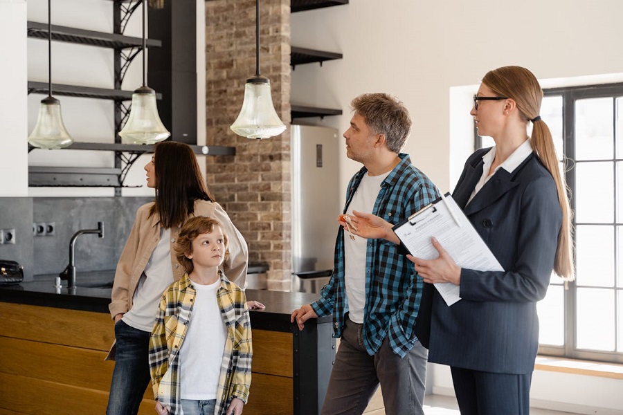 maison-a-l-interieur-interieur-famille